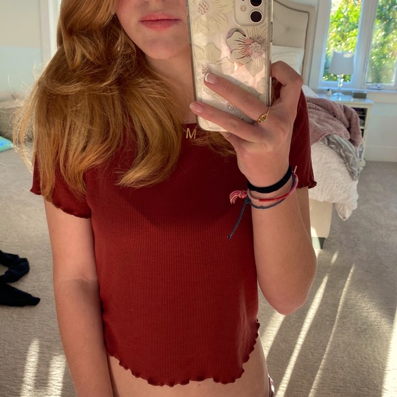 Tilly's Tops - Women's Red lettuce trim cropped shirt